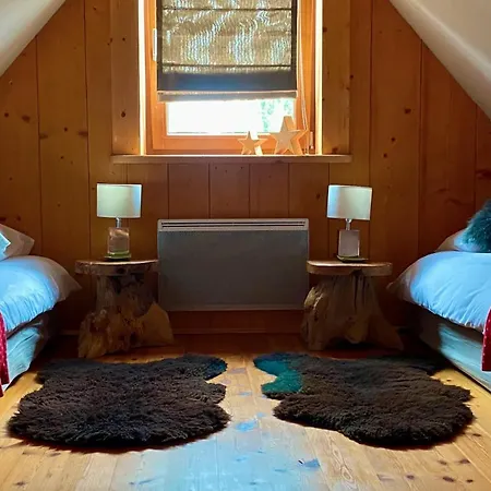 アパート Datchas ラバロッシュ